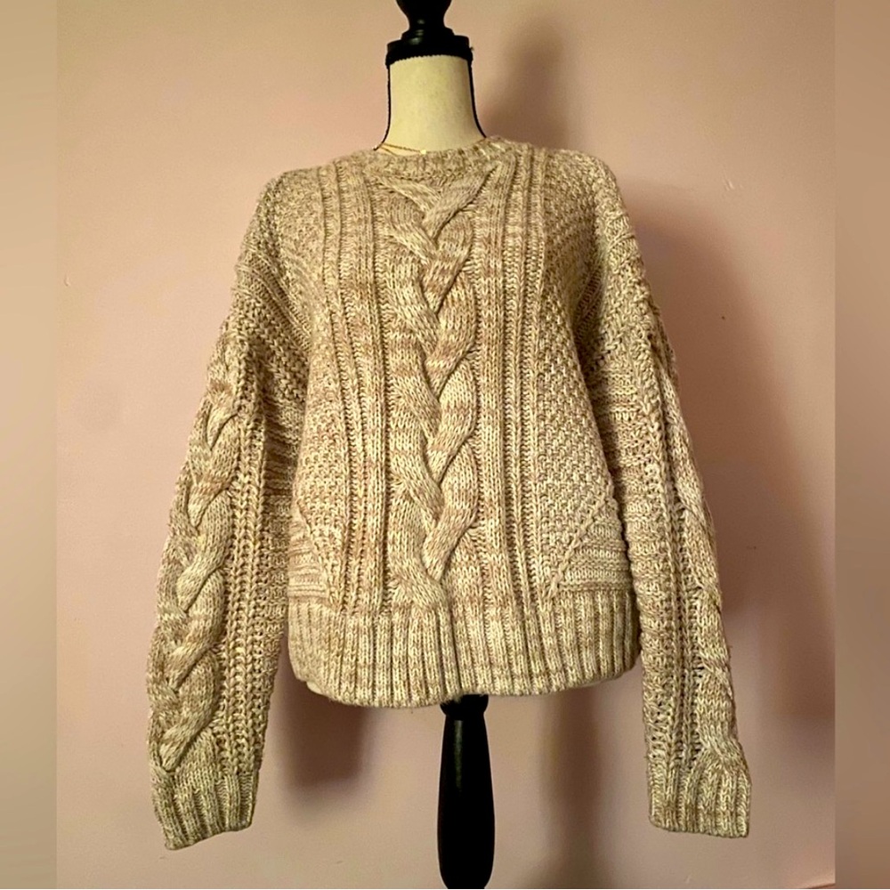 Moon & Madison Cream Cable Knit Crew Neck Sweater size Large